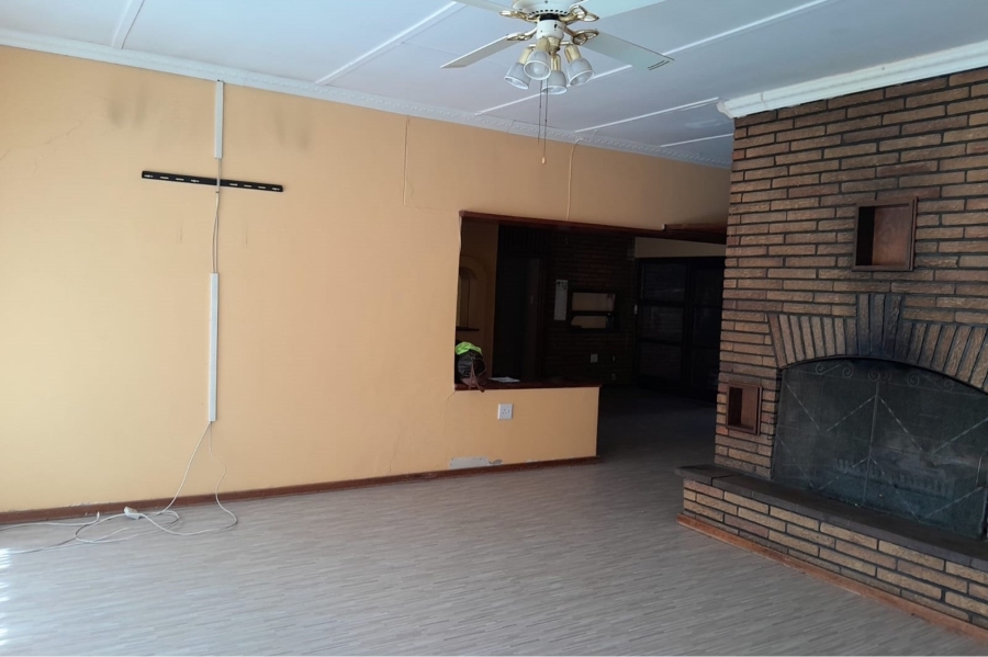 4 Bedroom Property for Sale in Odendaalsrus Free State